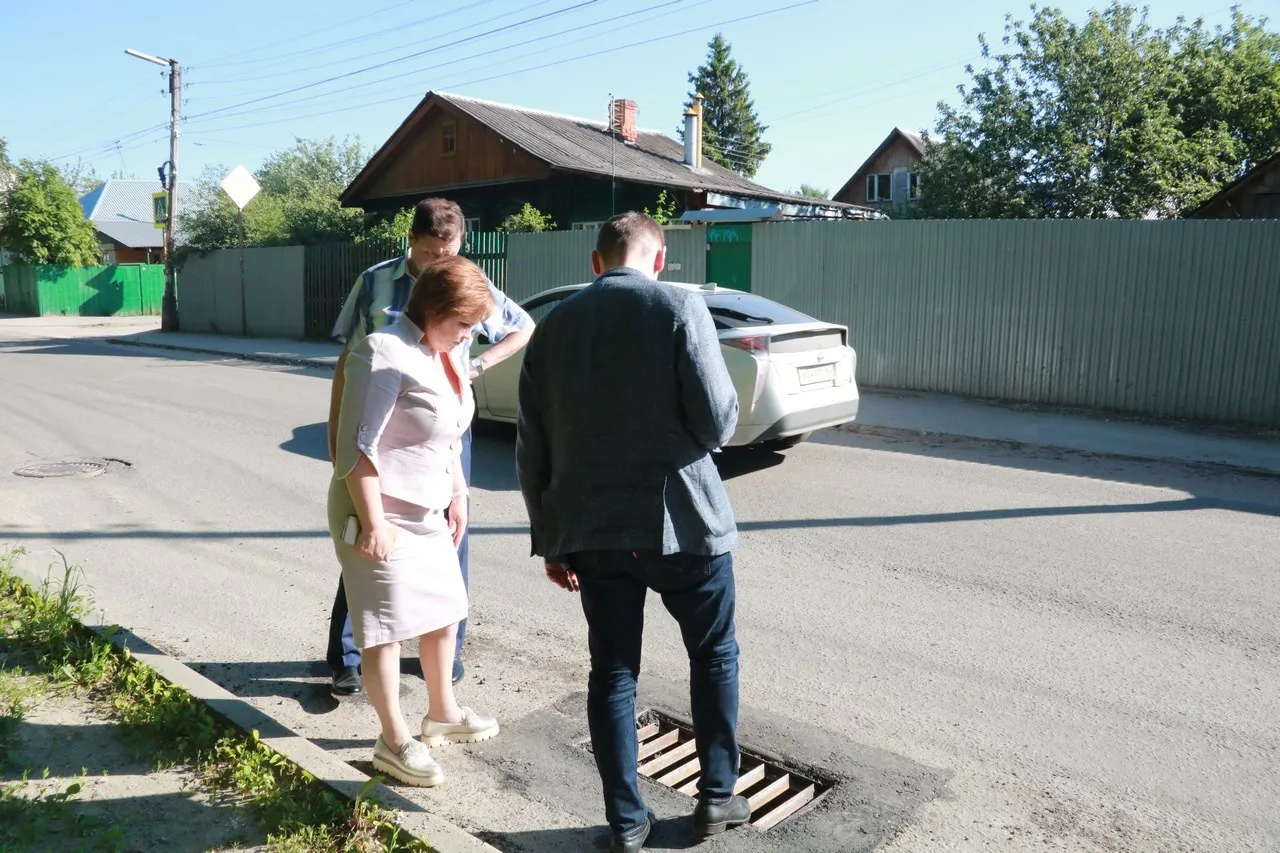 Сорокина 9 июня проверила работы по замене люков