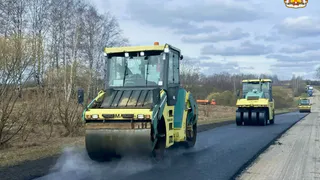«Дорога убита вся»: жители Рязанской области жалуются на трассы, пока чиновники ремонтируют 15 километров