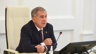 Минниханов посоветовал поработать с женщинами детородного возраста