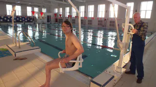 Нижнекамцев с ограниченными возможностями здоровья приглашают в бассейн