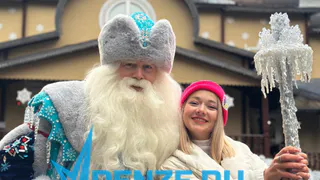 Главный пензенский волшебник на автовышке поднялся к детям-пациентам инфекционного отделения больницы им. Филатова