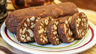 Найден легендарный "советский" рецепт сладкой колбасы