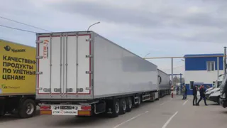 В рязанском поселке Карцево водитель фуры Volvo насмерть сбил 43-летнего пешехода