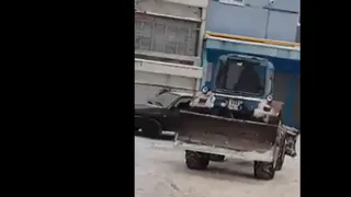 Наехал на машину из ревности