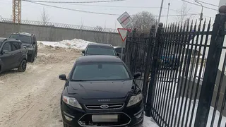 В БСМП прокомментировали ситуацию с мешающих проезду к моргу машинами 