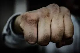 Два жителя Никольска жестоко избили пожилого мужчину и его сына