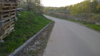 В Карцево дорожники положили бордюры отдельно, дорогу отдельно