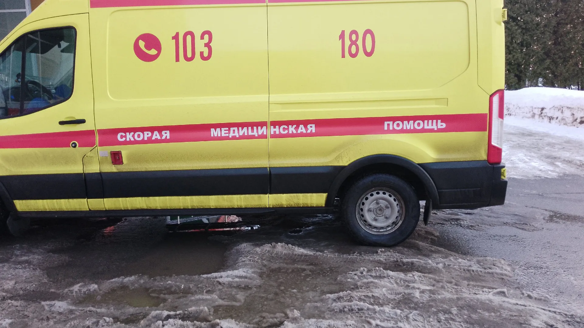 В Челябинской области в ДТП с кроссовером травмы получили четыре человека