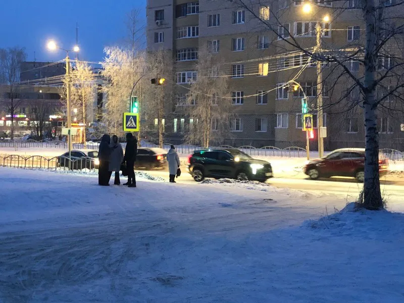 В Коми вандалы уже добрались и до вызывных светофоров