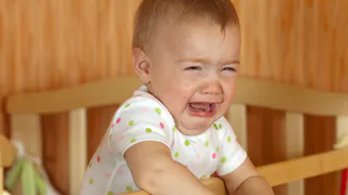 В Татарстане 26-летняя пьяная мать пыталась задушить годовалого сына