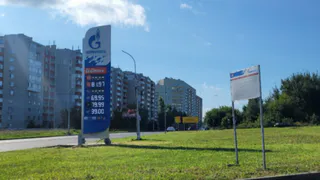 Бензин есть только за 110 рублей и с очередями на час — в Рязани вновь огромные очереди на заправках и нет бензина 10