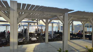 Популярный курорт оказался помойкой: безвкусная еда, агрессивный персонал и завышенные цены