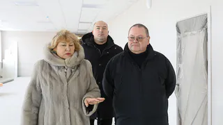 Олег Мельниченко оценил ремонт школы в с. Знаменское Башмаковского района