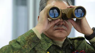 По Рязани Шойгу летает на вертолете