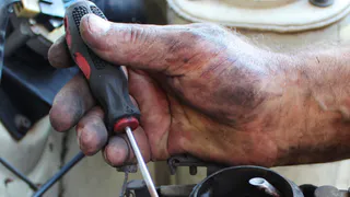 Названы 4 опасные ошибки с ручником, которые вредят вашей машине: их совершают большинство автомобилистов