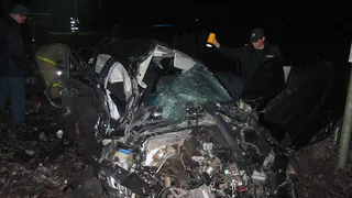 В Рязанской области пассажирский поезд врезался в легковушку