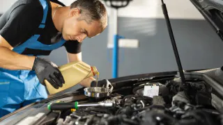 Автомобилистов предупредили о грядущем дефиците моторных масел в России