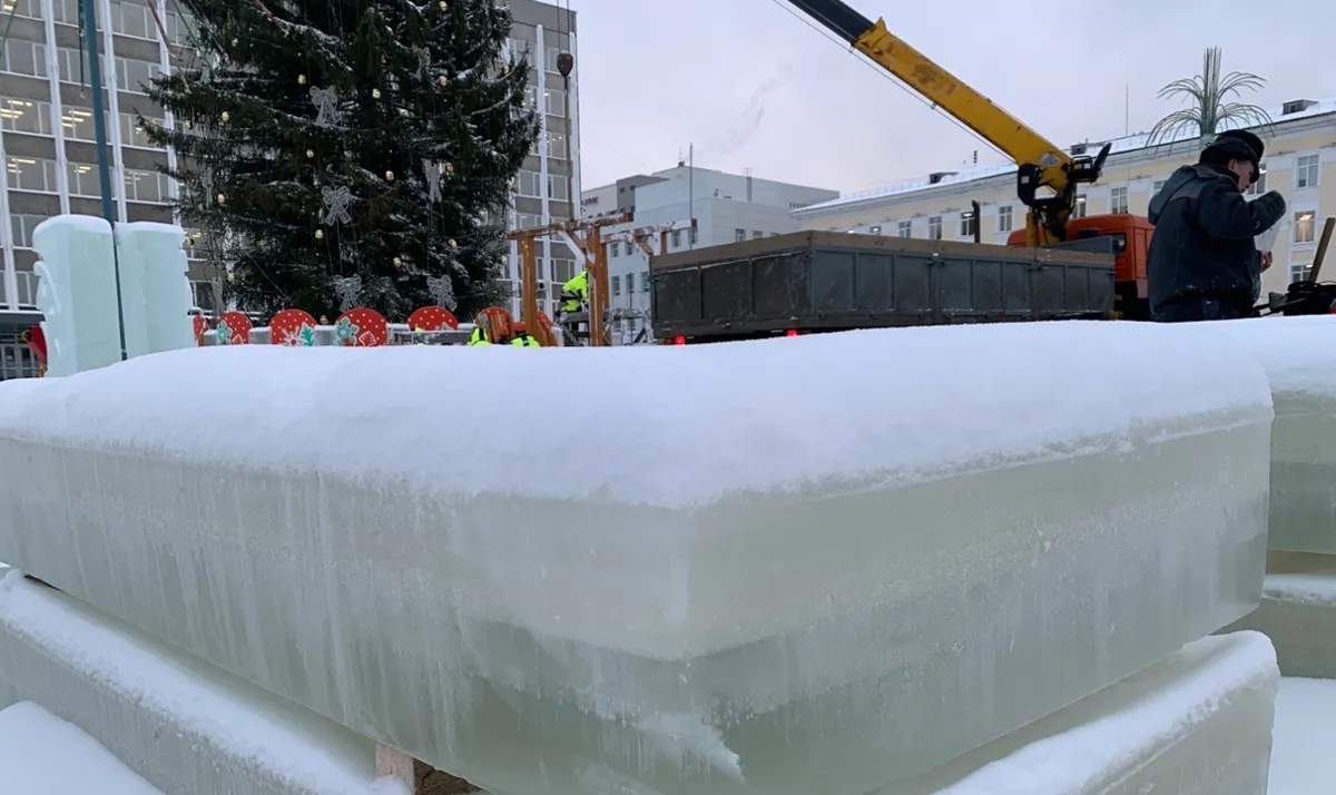 «Надеемся на ваше понимание»: в Миассе второй год подряд экстренно демонтируют ледовые городки