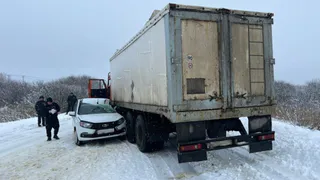 В Рязанской области в ДТП с «КамАЗ» пострадала водитель легковушки