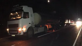 В Брянском районе столкнулись два грузовика: пострадал один из водителей