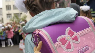 Роскачество: многие школьные ранцы не подходят детям