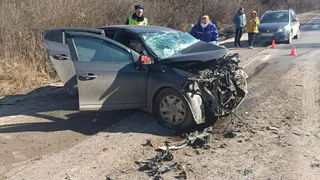 В Кольчугинском районе при столкновении мусоровоза с легковушкой погиб человек