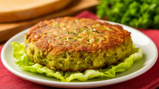 Беру капусту и 3 яйца — готовлю нежные капустные котлеты в духовке. Со сметаной их уплетают даже дети
