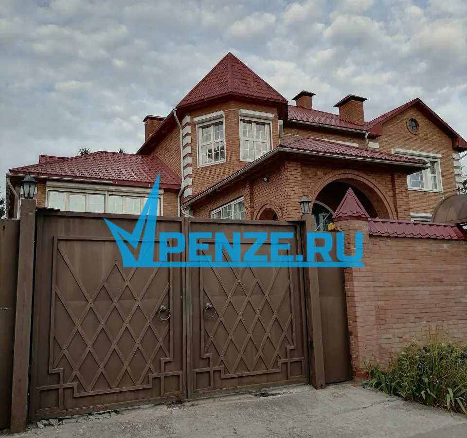 Ахунский коттедж семьи Бочкаревых превратили в базу отдыха и площадку для проведения банкетов