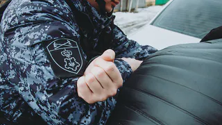 Пензенские росгвардейцы задержали двух хулиганов, устроивших дебош в баре