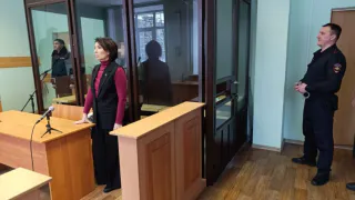 В Глазове курьера мошенников освободили прямо в зале суда