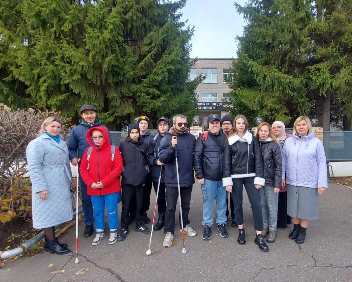 «Движение с уважением»: в Нижнекамском медколледже показали, как живут люди с нарушением зрения