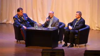 Владимир Меньшов ответил на вопросы рязанских курсантов