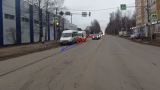 В столице Коми столкнулись фургон и автобус