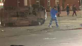 В Рязани на улице Циолковского случилось ДТП - перевернулась легковушка - видео