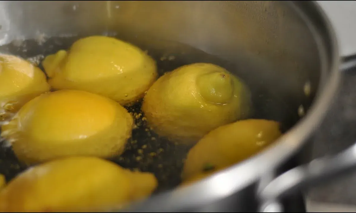 "Пила лимон с водой 10 минут – наутро живот исчез": секрет, который скрывают диетологи