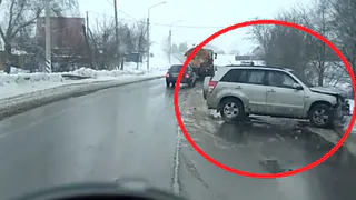 В селе Тырново произошла серьезная автомобильная авария: видео