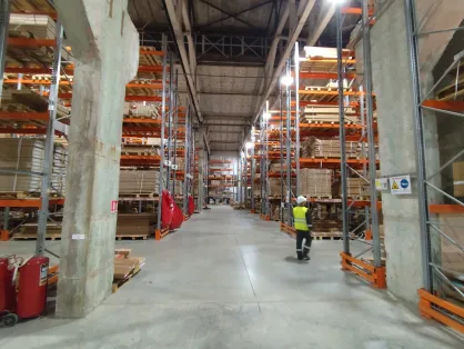 20-летний пензенец был зажат двумя электропогрузчиками, из-за чего серьезно пострадал