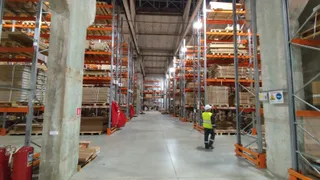 20-летний пензенец был зажат двумя электропогрузчиками, из-за чего серьезно пострадал