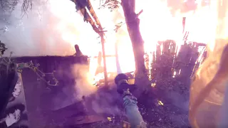 Как тушили пожар в Кальном: видео от первого лица