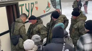 Новая команда добровольцев отправилась служить по контракту