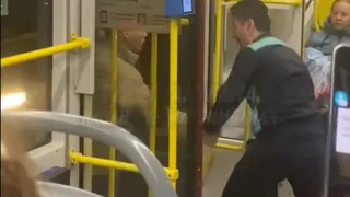 Водитель казанского трамвая избил пассажиров