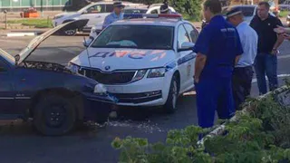 Когда сапожник с сапогами: на Грибоедова экипаж ДПС попал в аварию