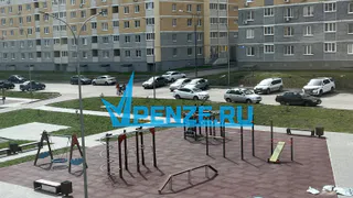 В селе Засечном неизвестный «играется» ножами на детской площадке