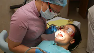 Народный доктор”: стоматолог, который сделал новый зуб за 30 минут