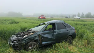 Не справился с управлением: в Спасском районе “Лада” опрокинулась в кювет