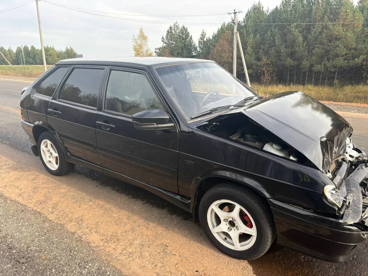 В Нижнекамском районе столкнулись «Логан» и «четырка»: есть пострадавшая