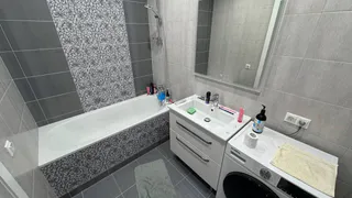 Плачу за воду вдвое меньше: беру две бутылки – простой трюк для тех, у кого есть счетчики