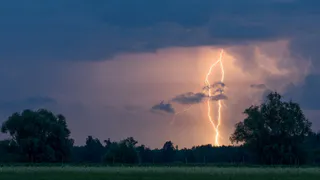 26 июля рязанское МЧС выпустило метеопредупреждение о грозе и сильном ветре