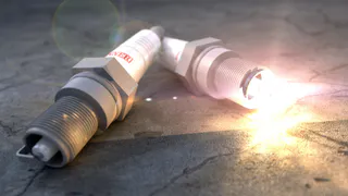 Из 10 всего 3 оригинальные, остальные - контрафакт: автомеханик  рассказал, как не купить поддельные свечи зажигания