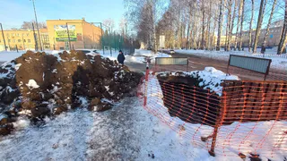  «Сколько можно издеваться? Детки ходят на занятия через это безобразие»